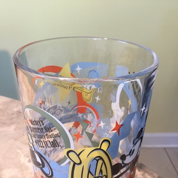 Walt Disney 100 years of Magic  Glass (McDonald’s) - Picture 8 of 8